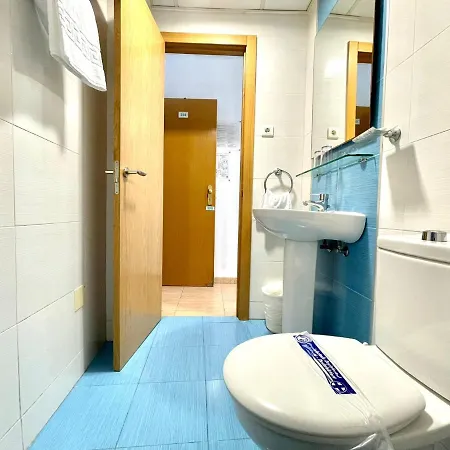 Triple Interior Studio. Wifi, 1 Minute Walk From Las Canteras Beach Διαμέρισμα *