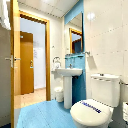 Triple Interior Studio. Wifi, 1 Minute Walk From Las Canteras Beach Διαμέρισμα *