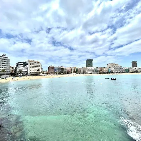 Triple Interior Studio. Wifi, 1 Minute Walk From Las Canteras Beach