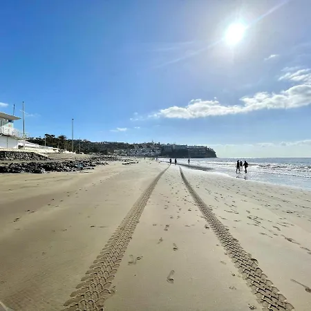 Triple Interior Studio. Wifi, 1 Minute Walk From Las Canteras Beach *