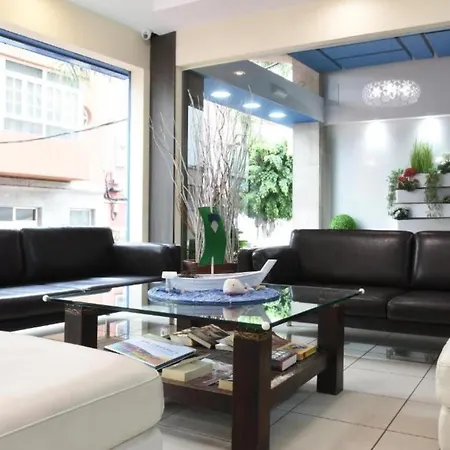 Triple Interior Studio. Wifi, 1 Minute Walk From Las Canteras Beach *