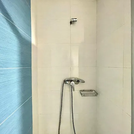 Triple Interior Studio. Wifi, 1 Minute Walk From Las Canteras Beach