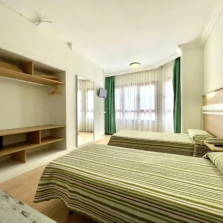 Triple Interior Studio. Wifi, 1 Minute Walk From Las Canteras Beach Apartment *