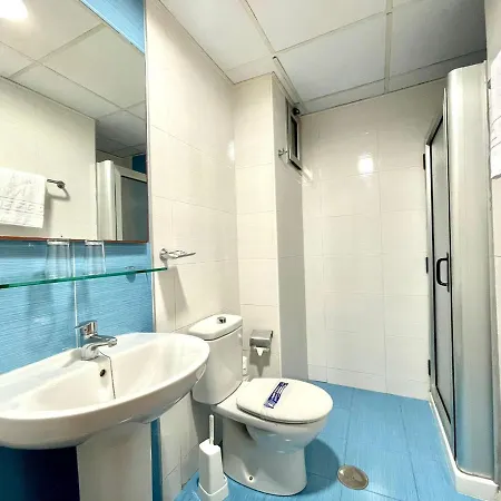 Triple Interior Studio. Wifi, 1 Minute Walk From Las Canteras Beach Las Palmas de Gran Canaria