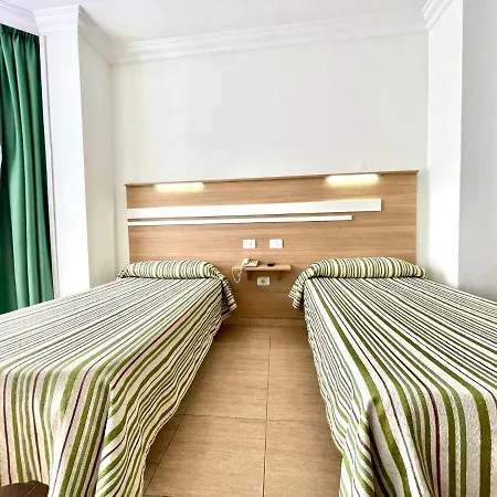 Apartment Triple Interior Studio. Wifi, 1 Minute Walk From Las Canteras Beach