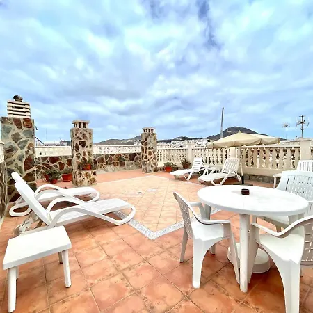 Triple Interior Studio. Wifi, 1 Minute Walk From Las Canteras Beach Apartment