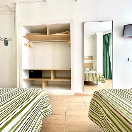 Triple Interior Studio. Wifi, 1 Minute Walk From Las Canteras Beach Apartment