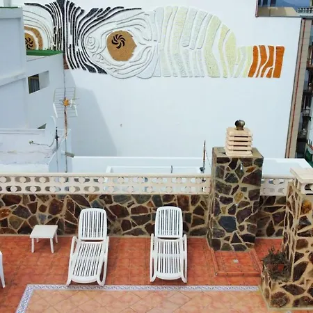 Triple Interior Studio. Wifi, 1 Minute Walk From Las Canteras Beach Apartment *